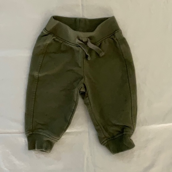 PRIMARY vest and sweatsuit combo! Up to 6 mo. - Picture 7 of 7